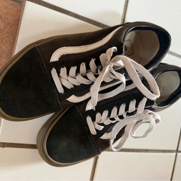 Vans - Picture 6 of 9